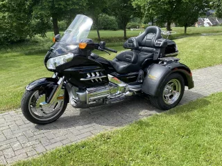 20220527_093659357_iOS