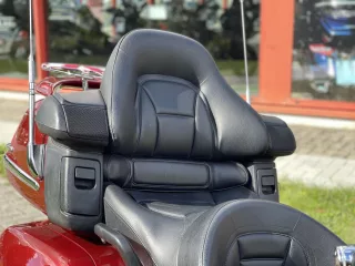 918 (11)
