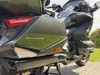 300 (7)