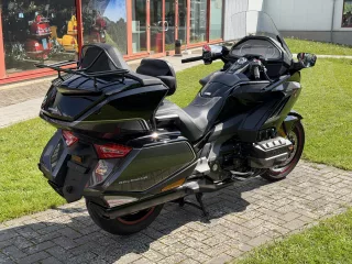 300 (5)