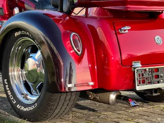 878 (7)