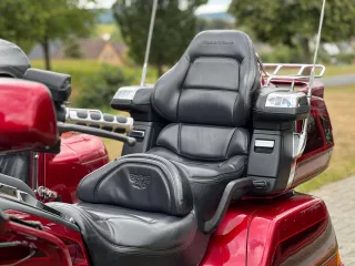 859 (9)