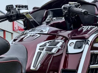 925 (4)